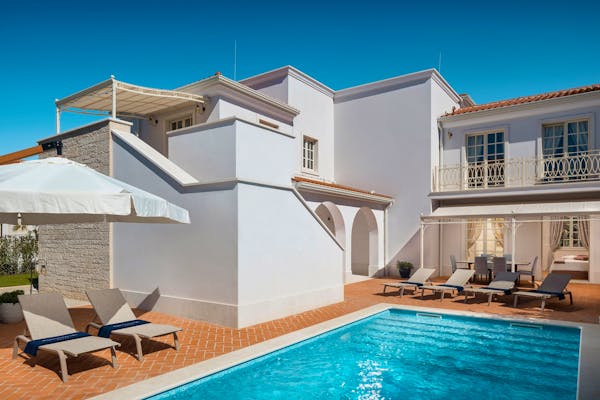 Villa for rent with swimming pool 