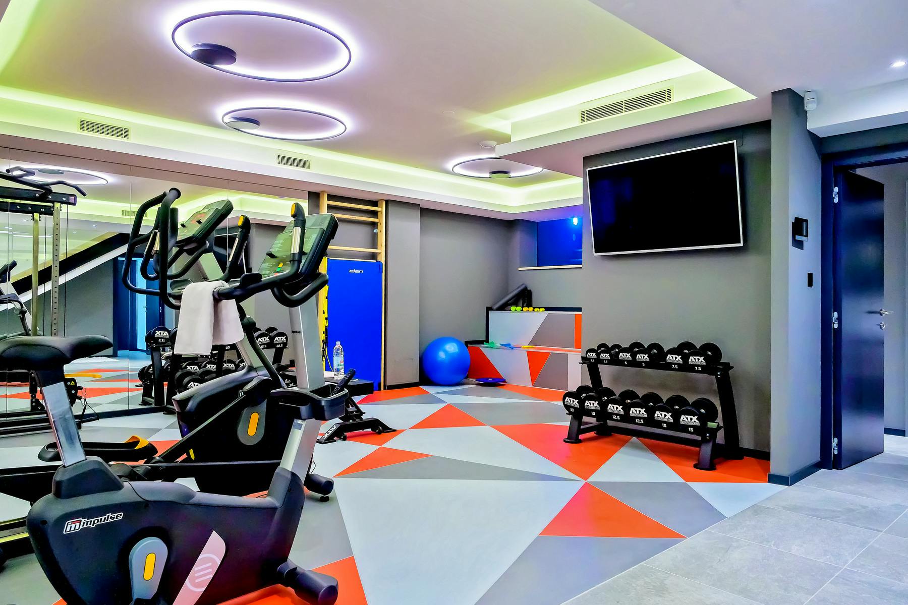 Fully-equipped fitness area