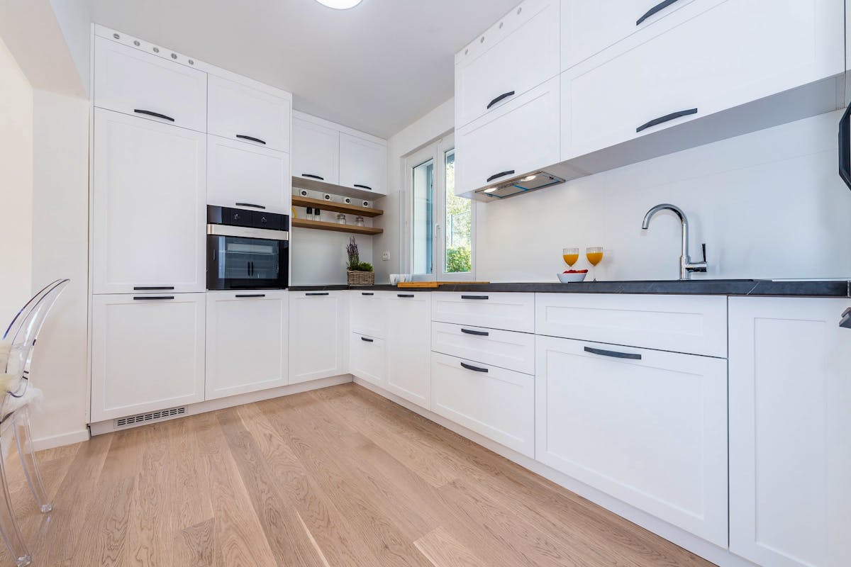 Potpuno opremljena moderna kuhinja