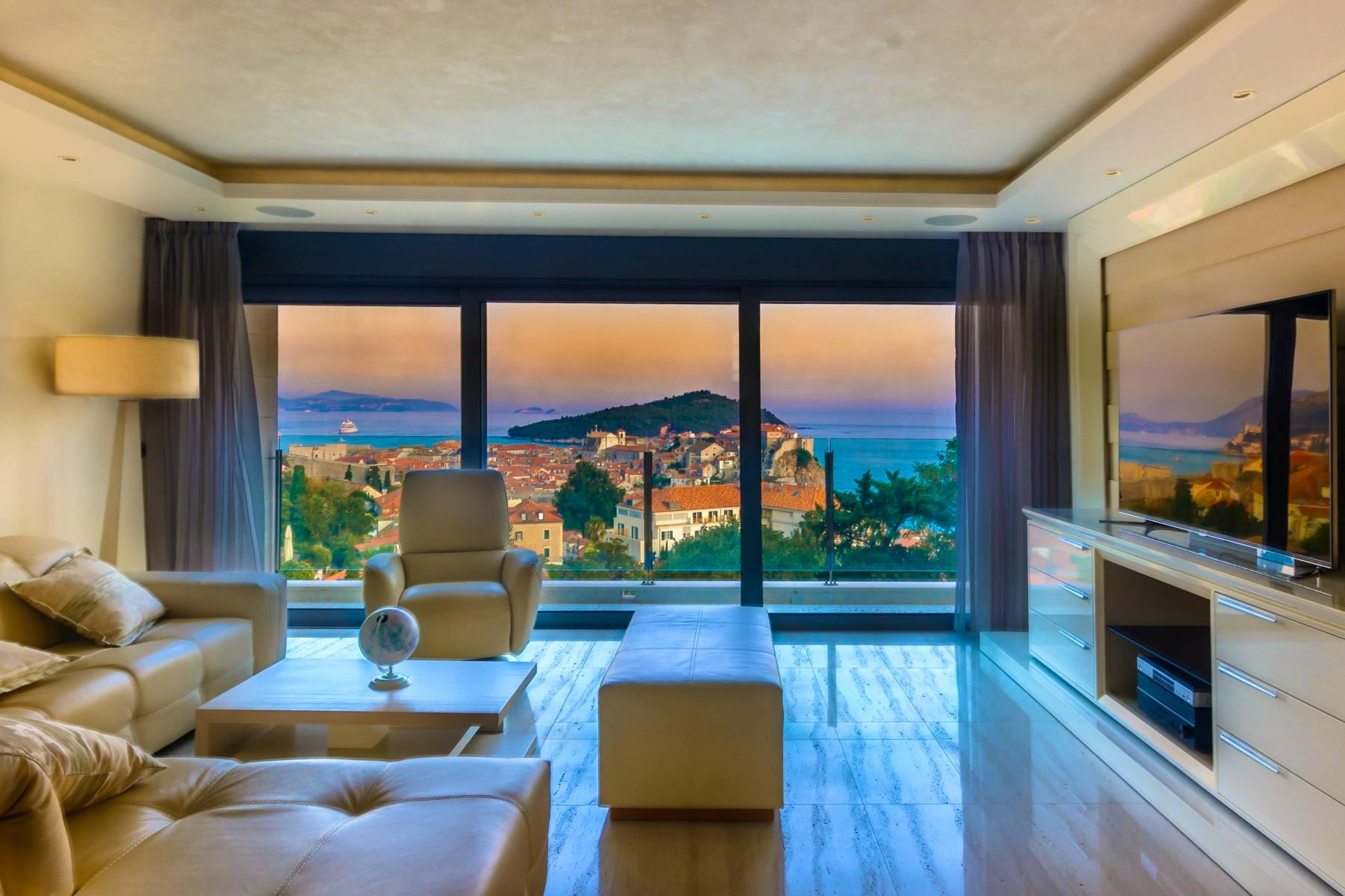 Spectacular views from the living room