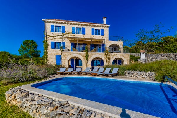 Mediterranean villa with swimming pool