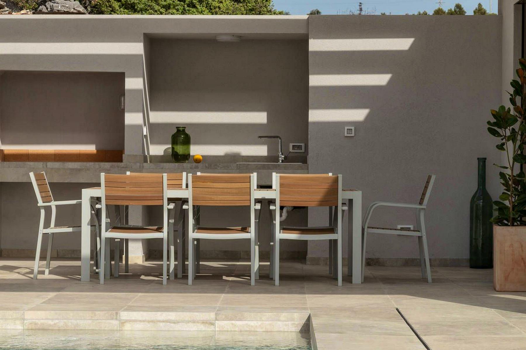 Summer kitchen, barbecue, and outside dining area