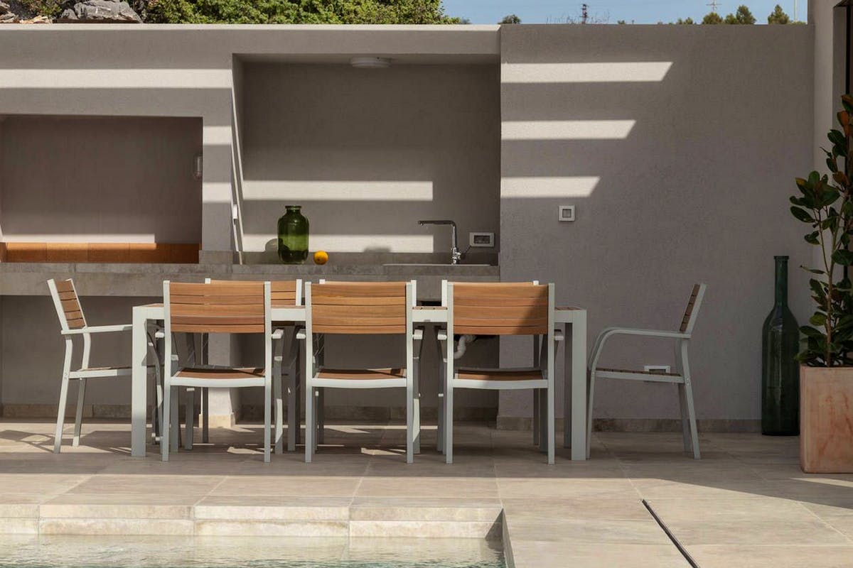 Summer kitchen, barbecue, and outside dining area