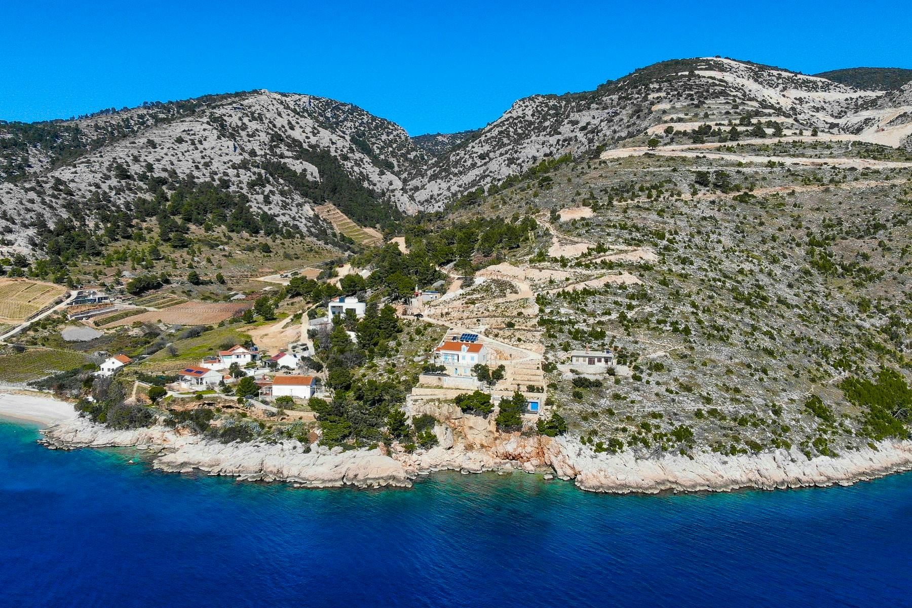 Exclusive seafront position on Brac