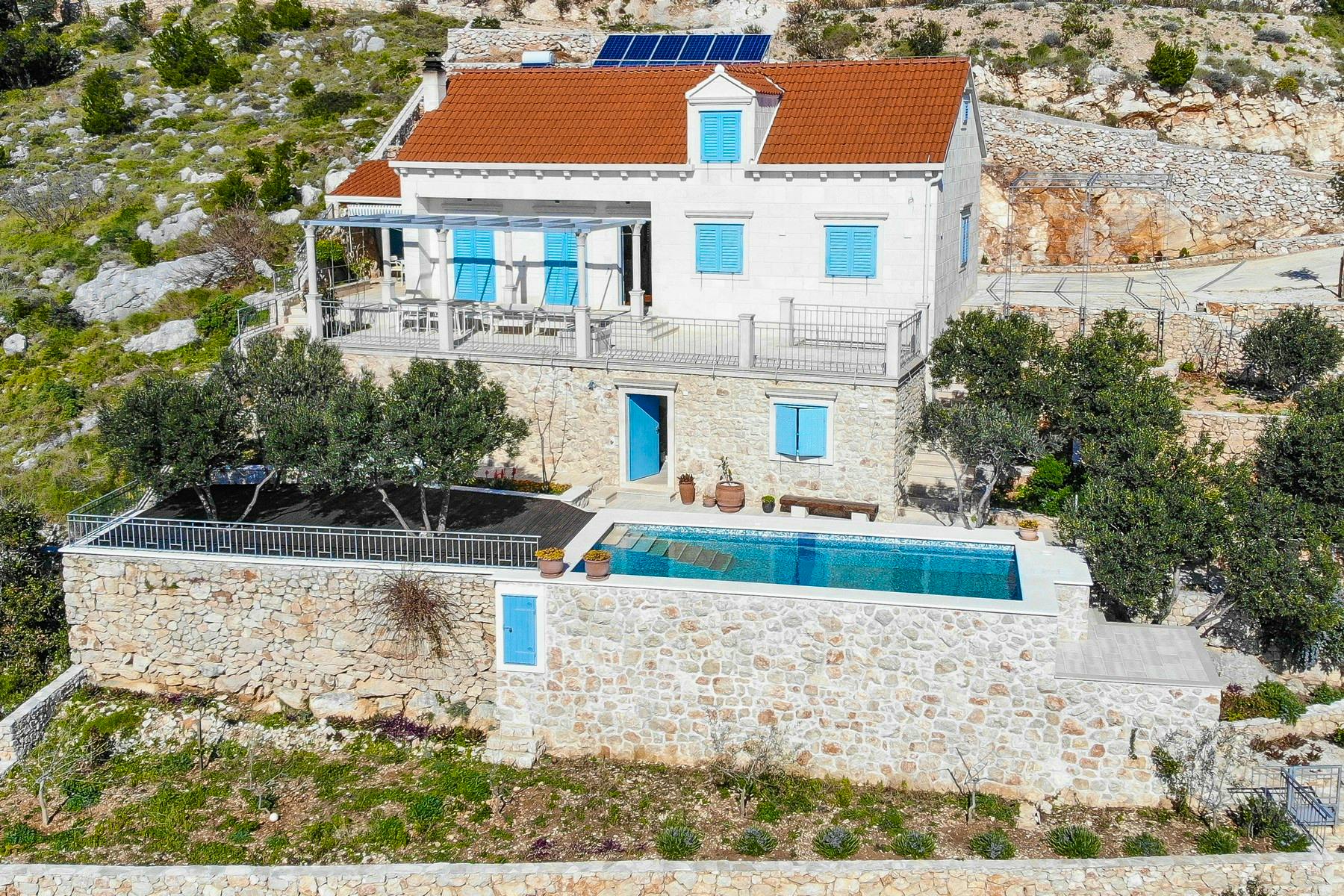 Modern villa with pool in  premium location