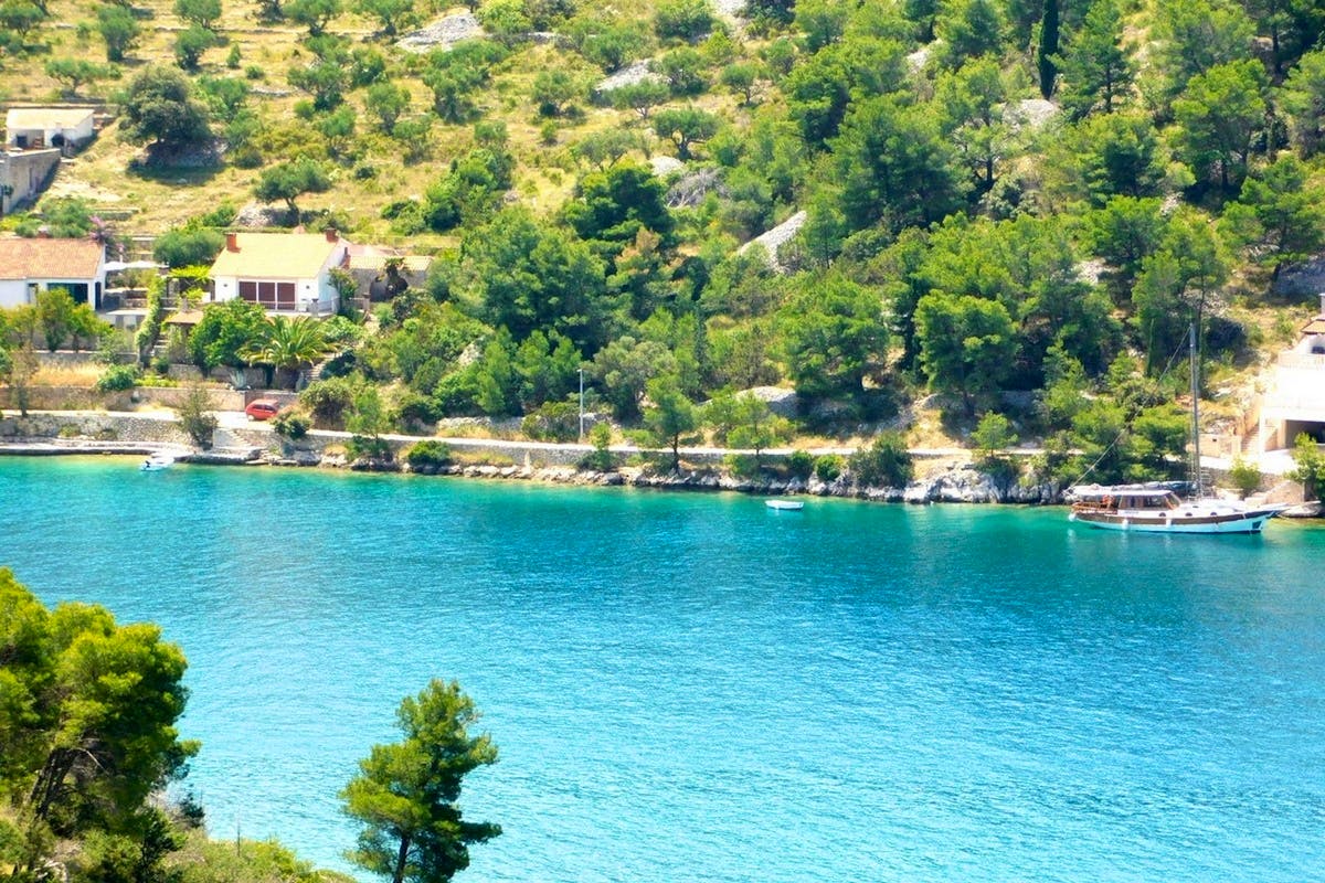 Building plot in a stunning bay on Brac