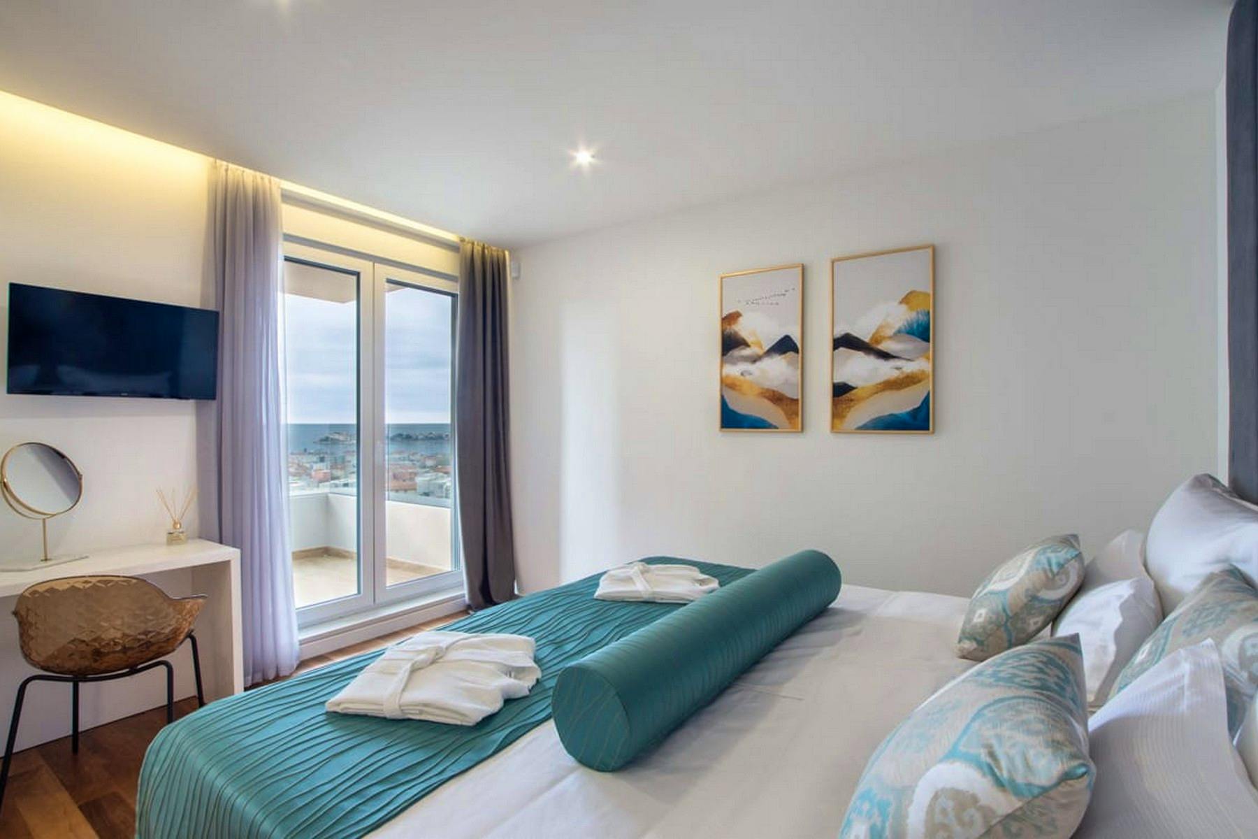 En-suite spavaća soba s pogledom na more