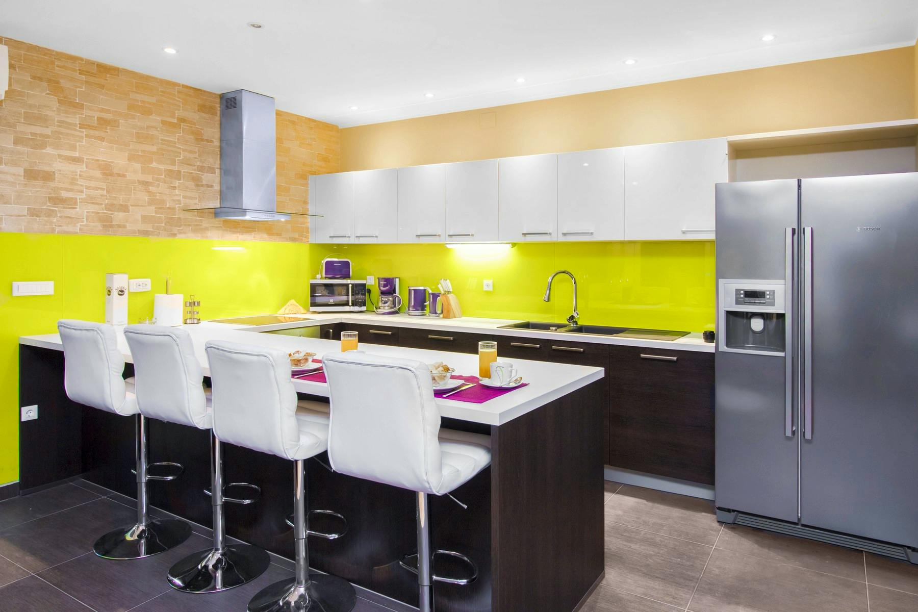 Fully fitted modern kitchen 