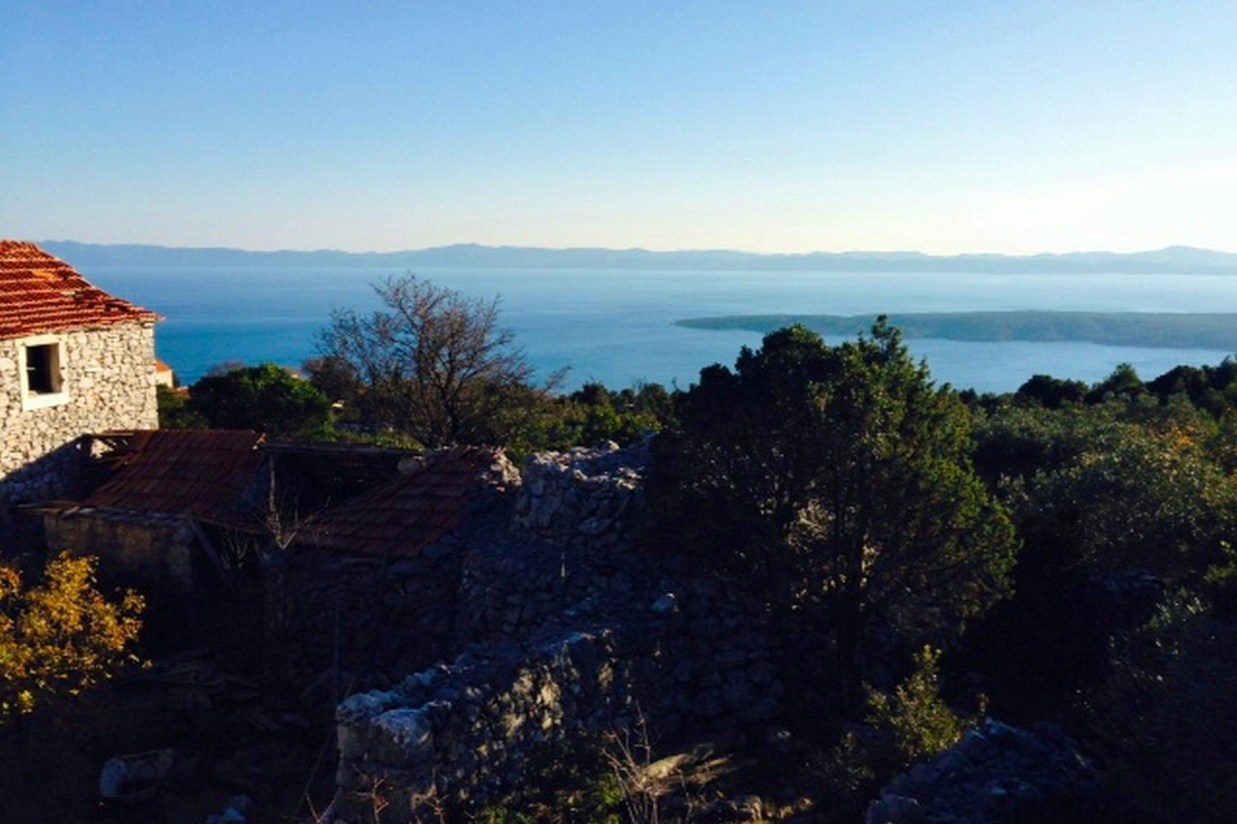 Stone house with scenic sea view on Hvar