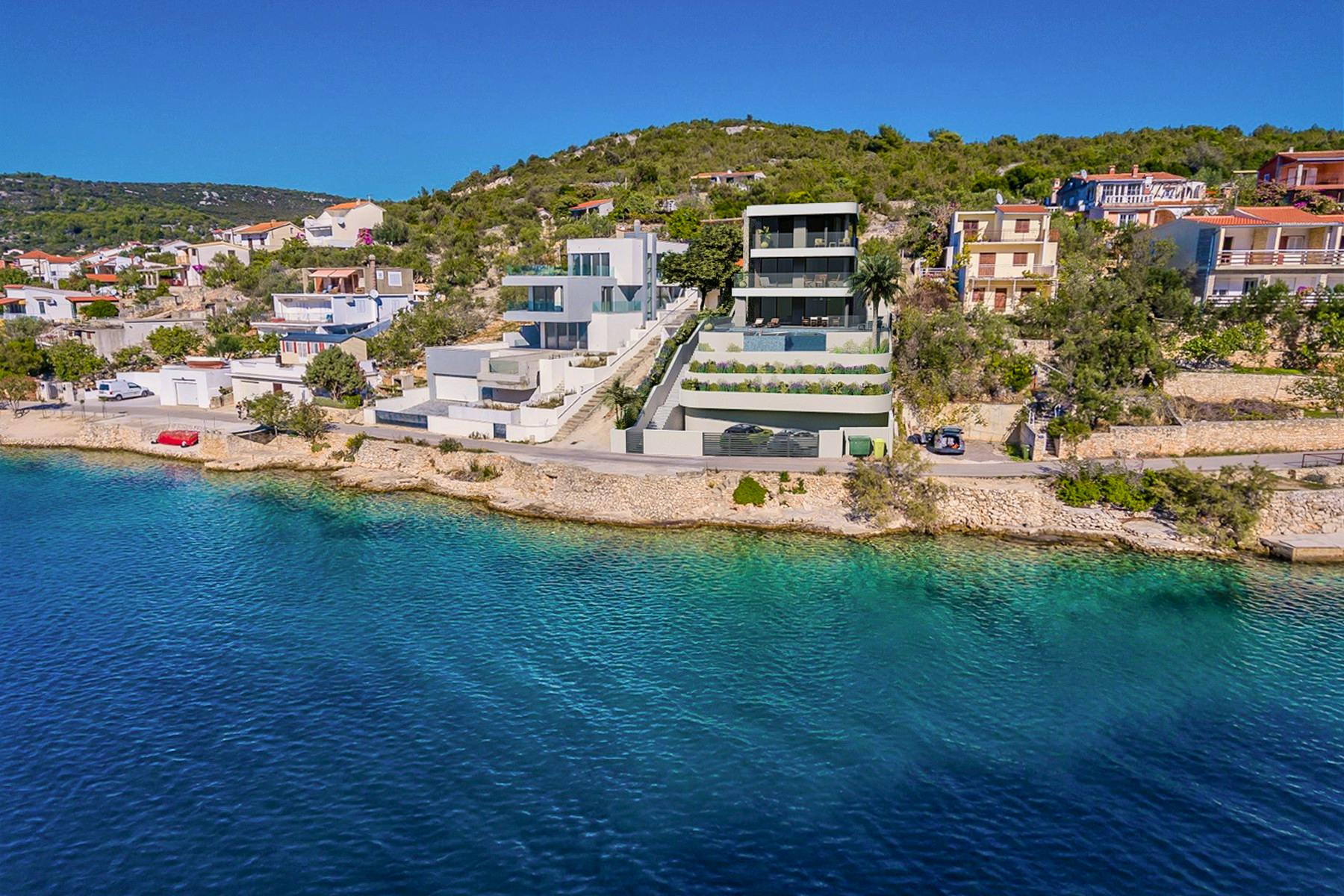 Superb seafront villa with swimming pool near Trogir