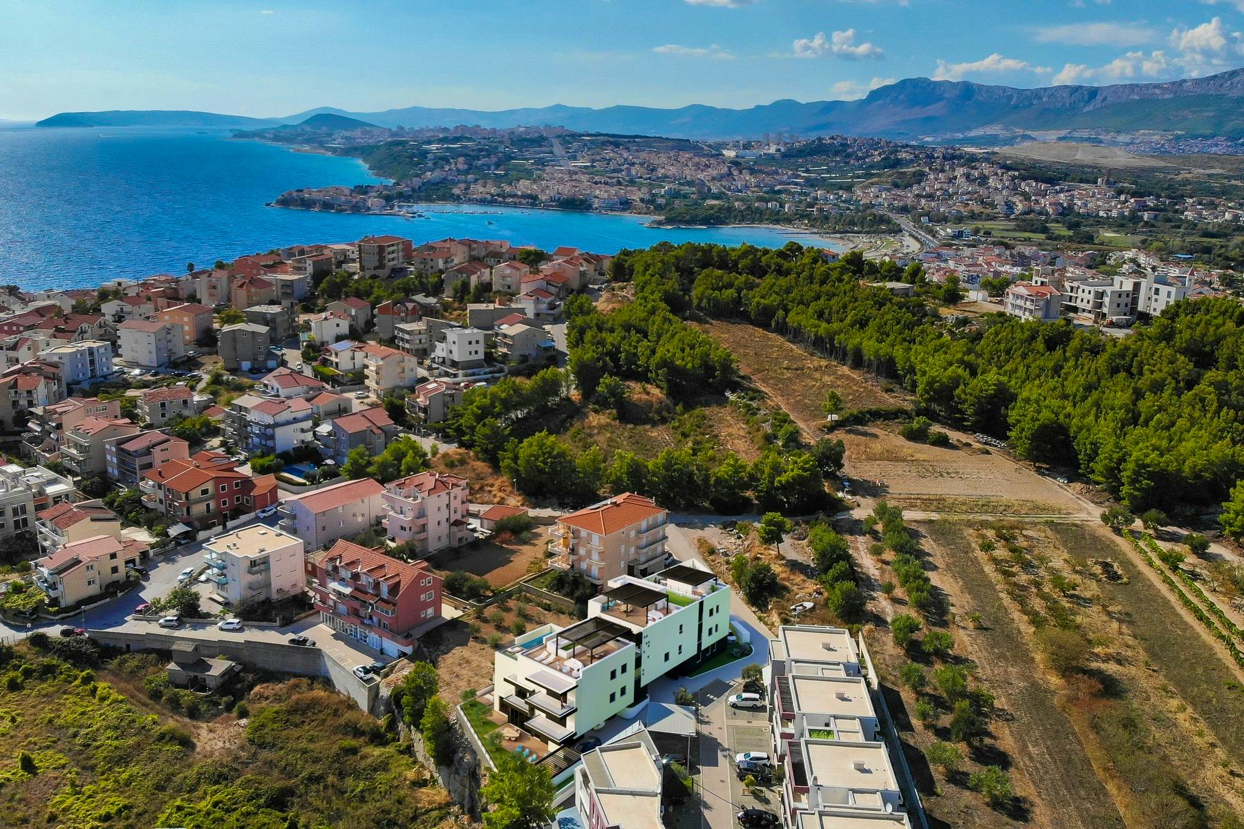 Comfortable apartments with sea view near Split for sale 