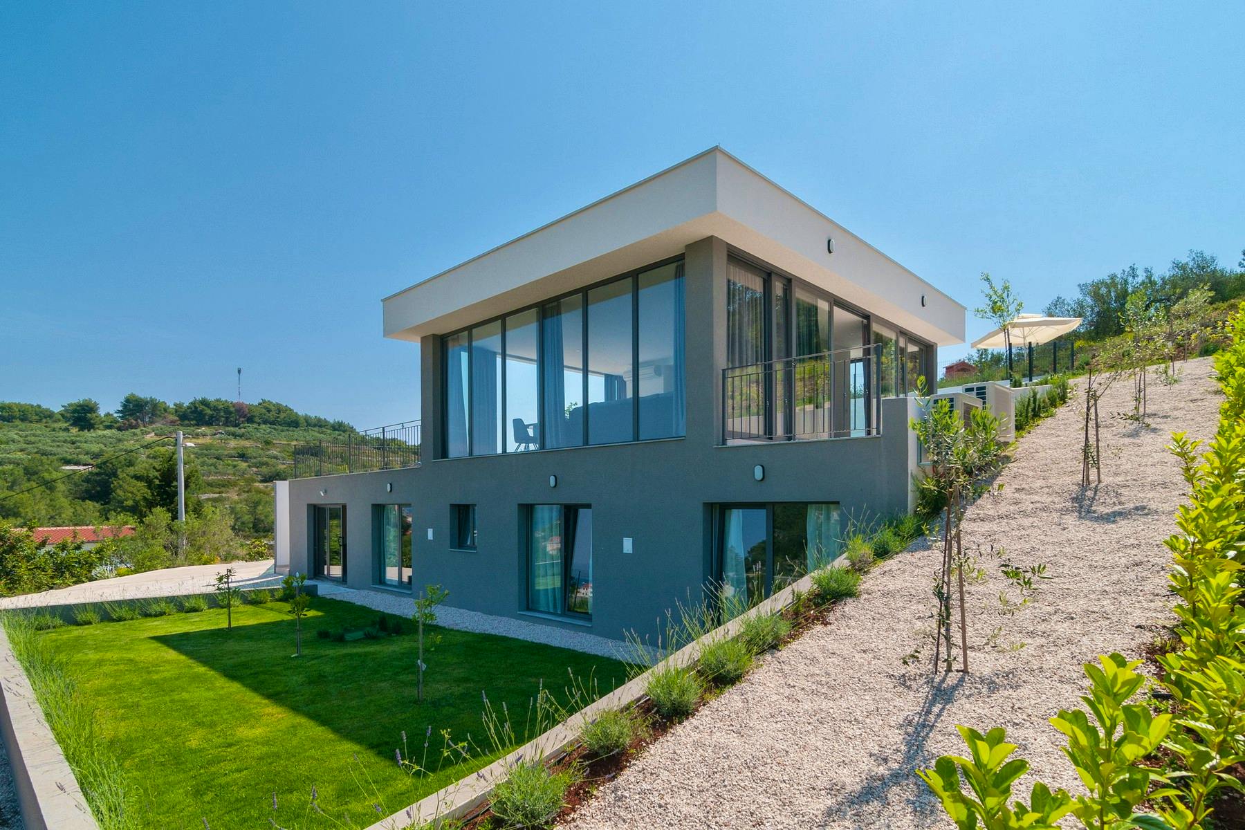 Contemporary villa with a garden
