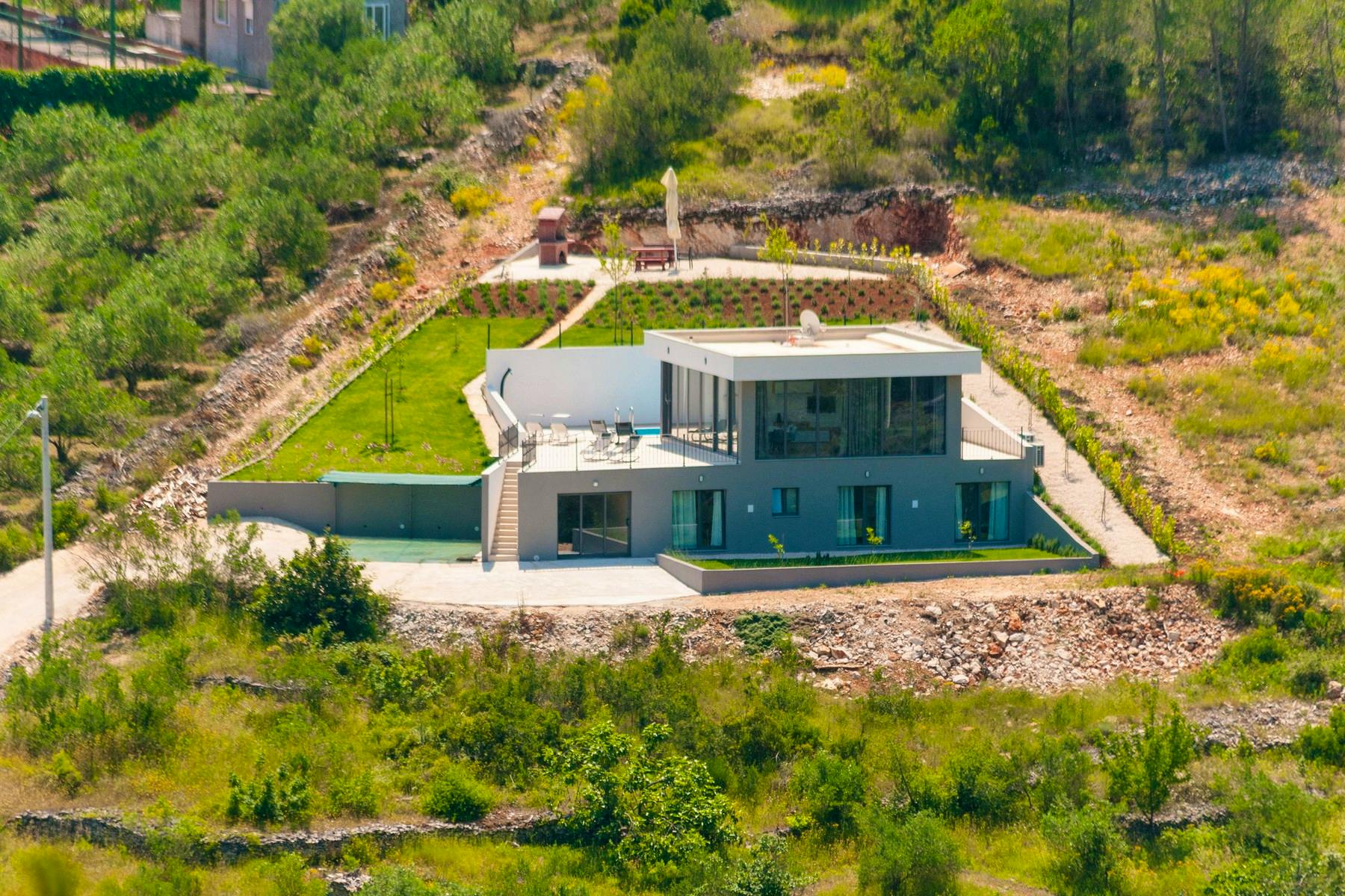 Newly built villa in a secluded area