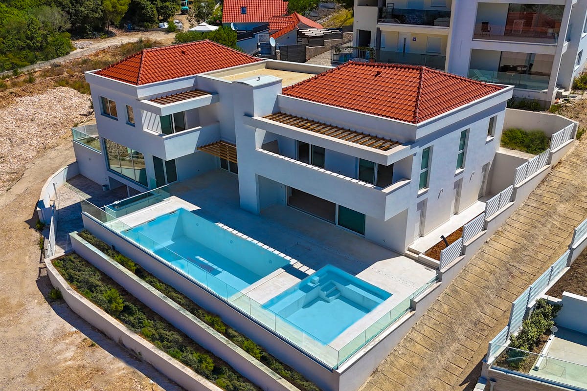 Newly built modern villa with swimming pool for sale in Sevid