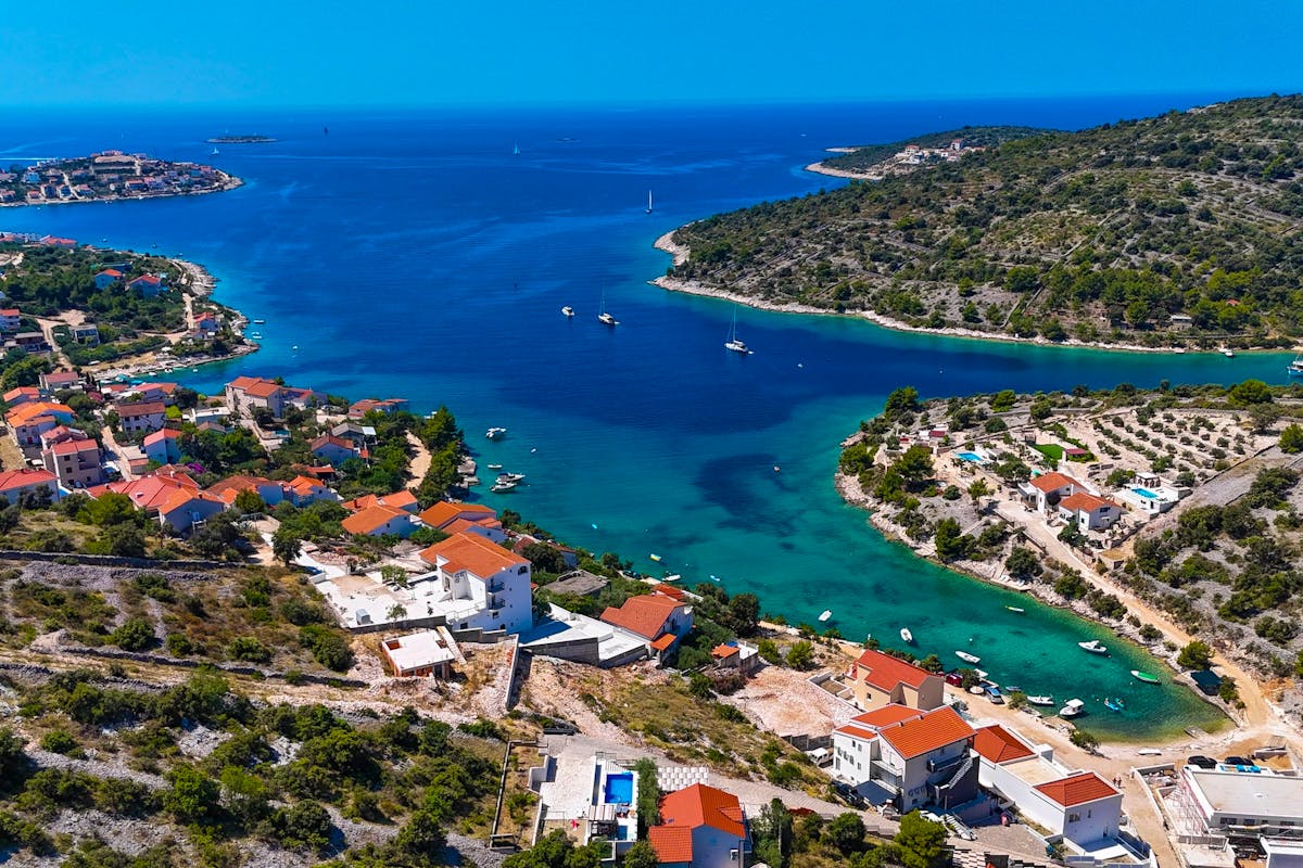 Modern newly built villa in Sevid for sale