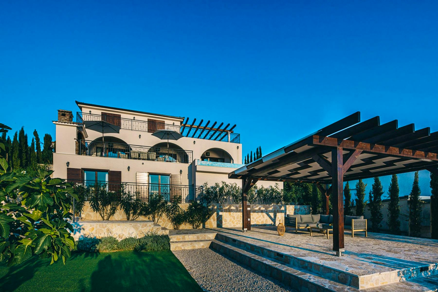 Villa with Mediterranean garden and luxury amenities