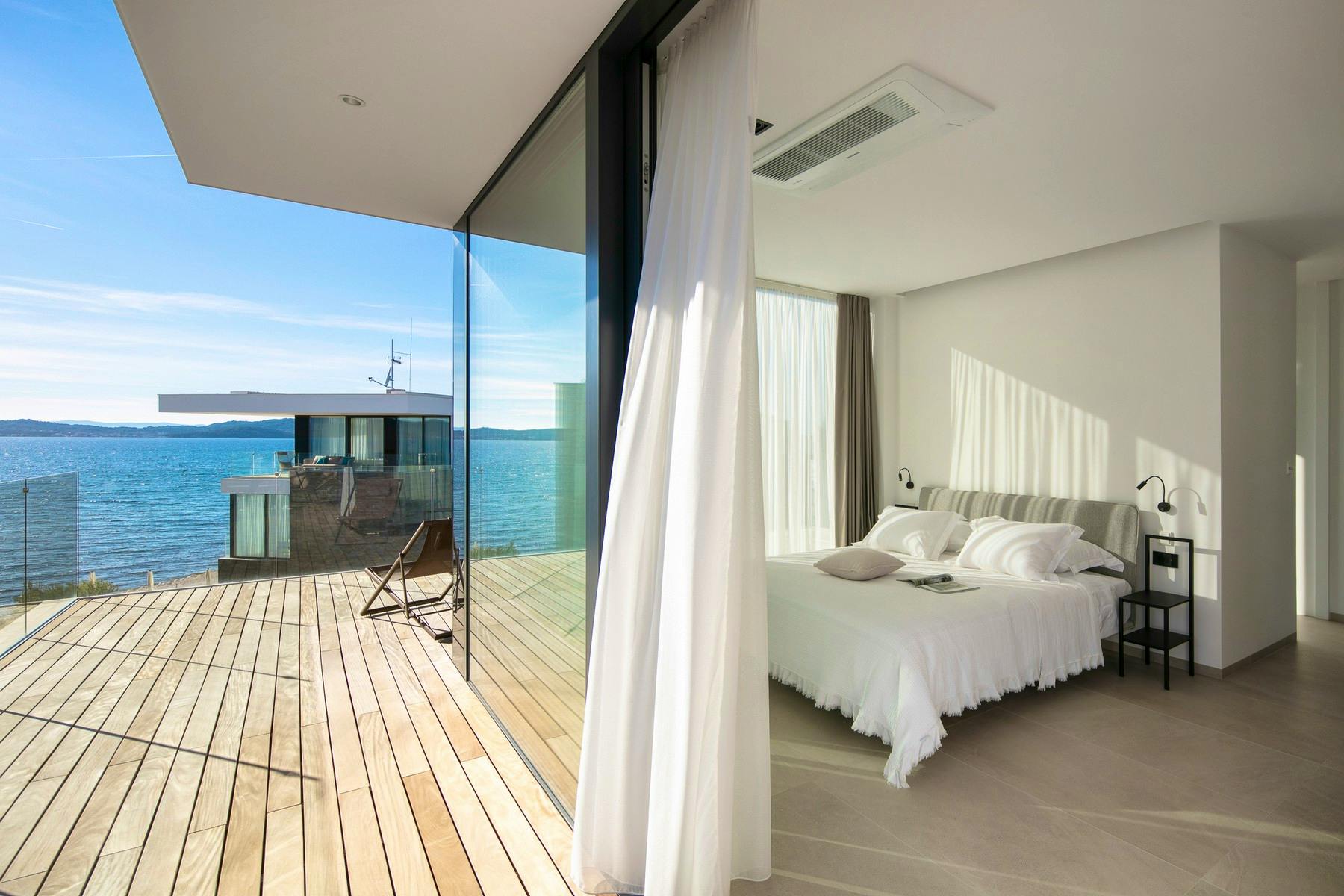 Master bedroom with sea view