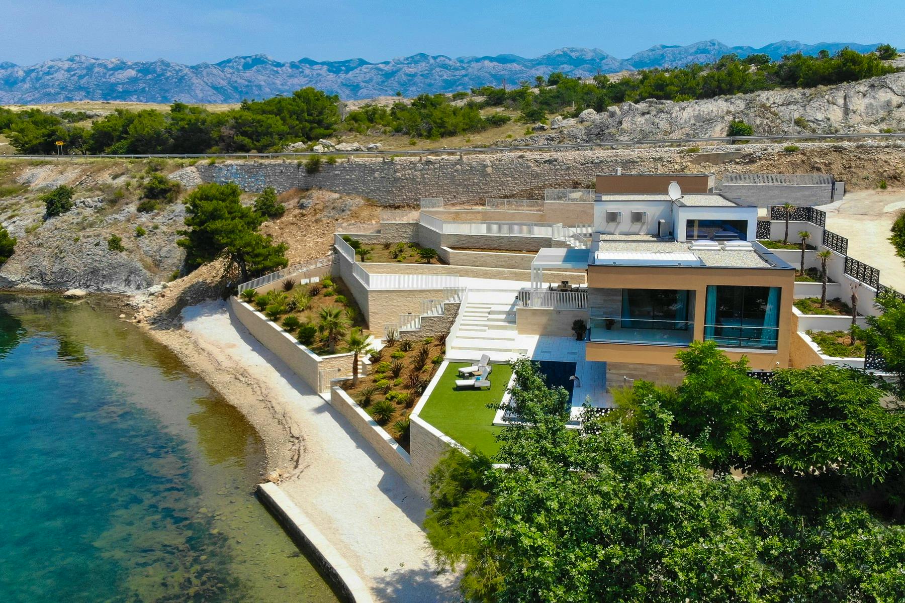 Modern luxury villa with swimming pool near Zadar