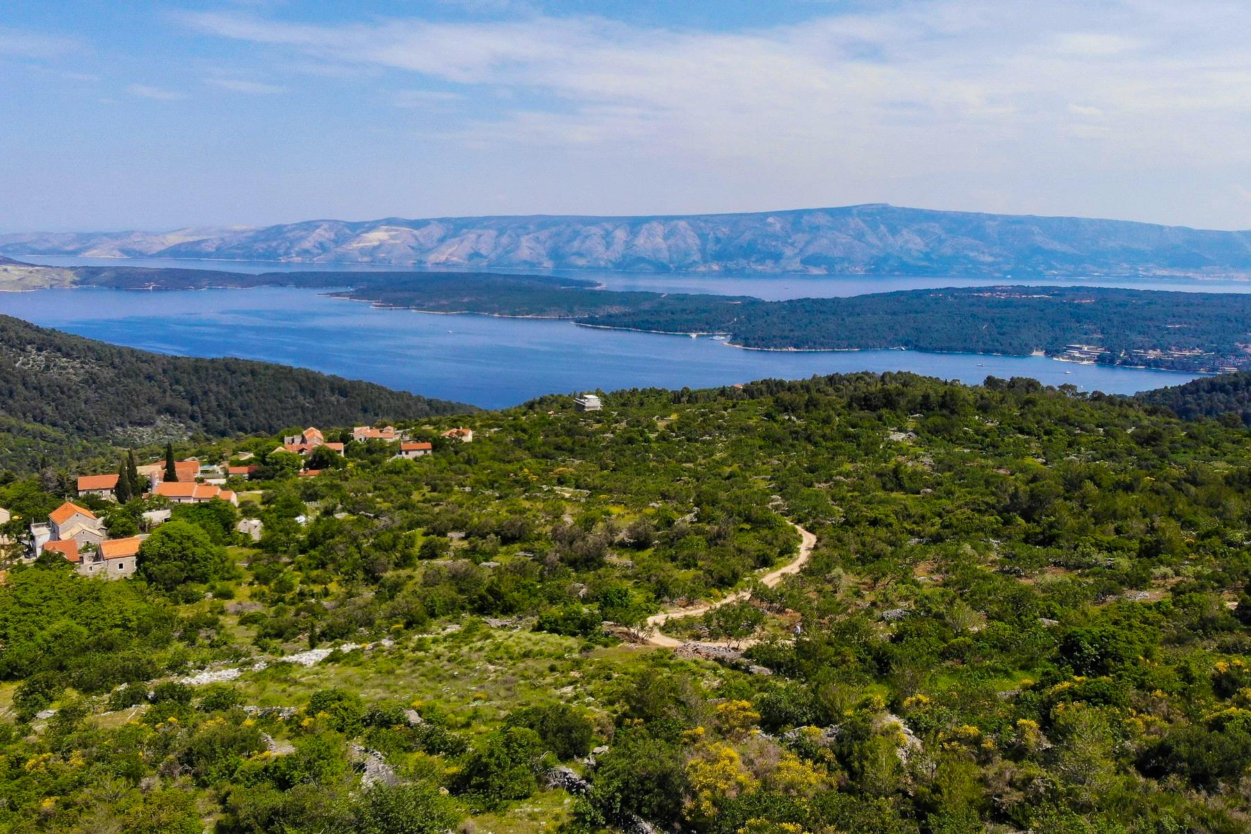 Building plot with open sea view on Hvar for sale