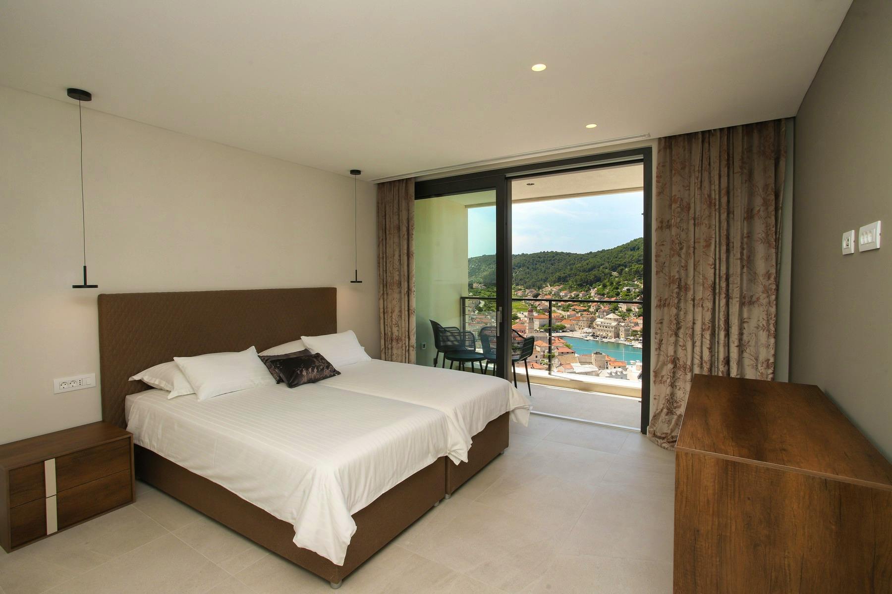 En-suite bedroom with sea view