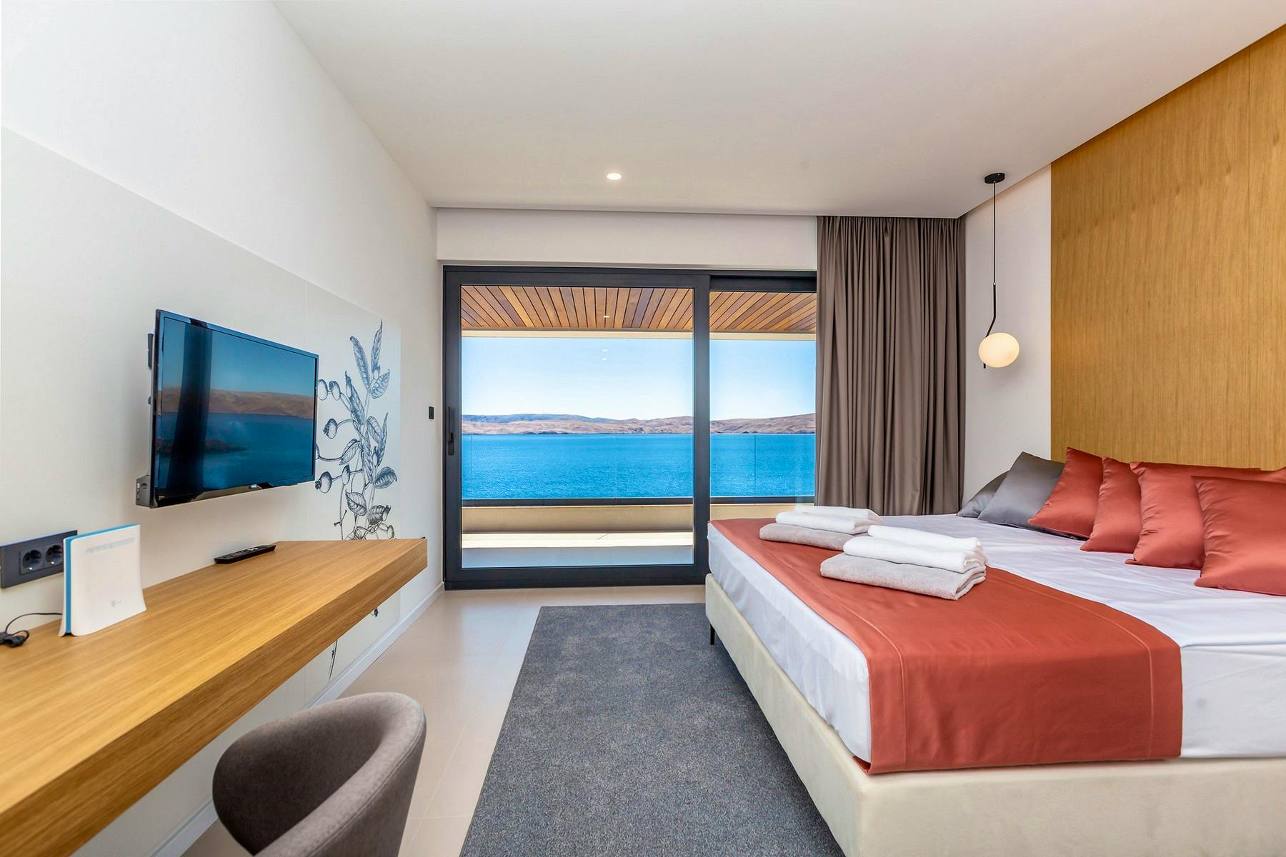 Glavna spavaća soba s otvorenim pogledom na more