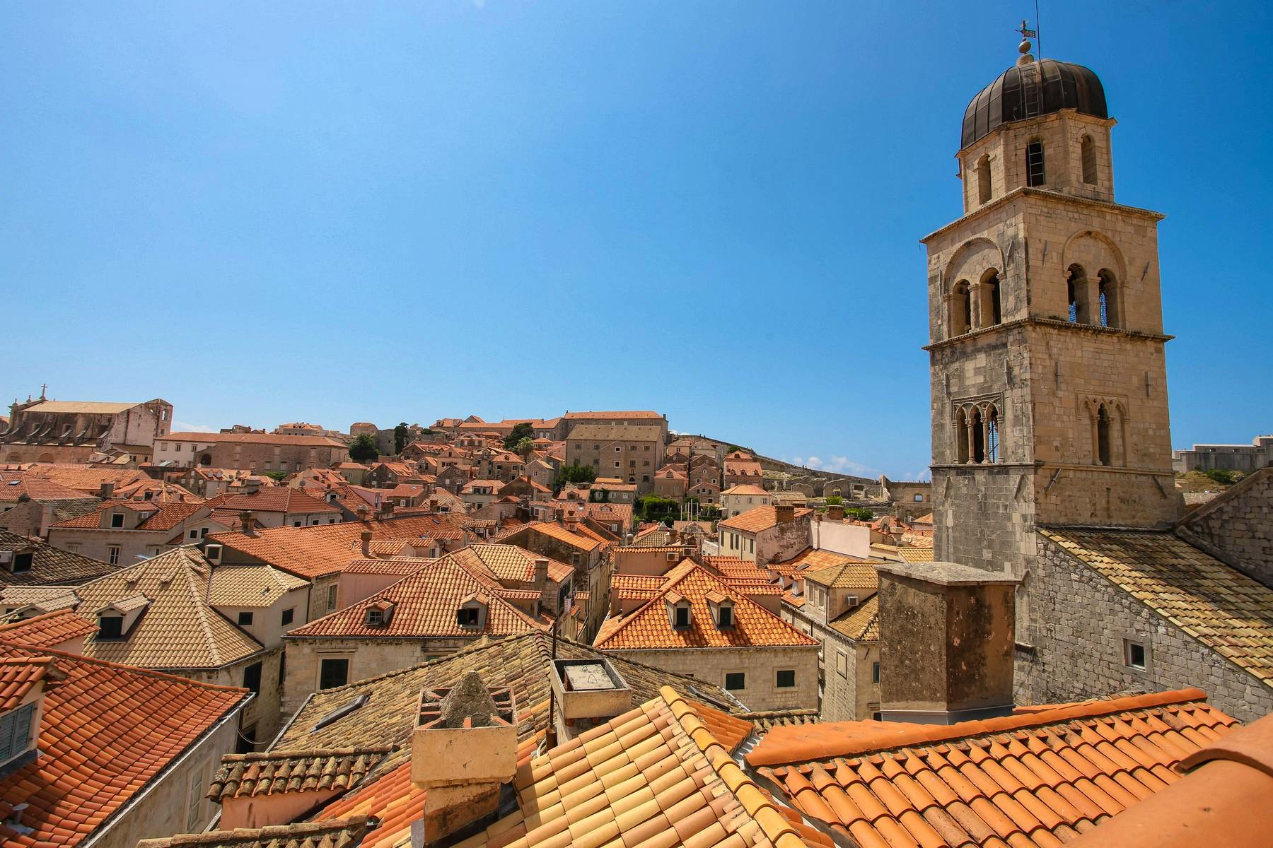 Pogled s terase na stari grad Dubrovnik
