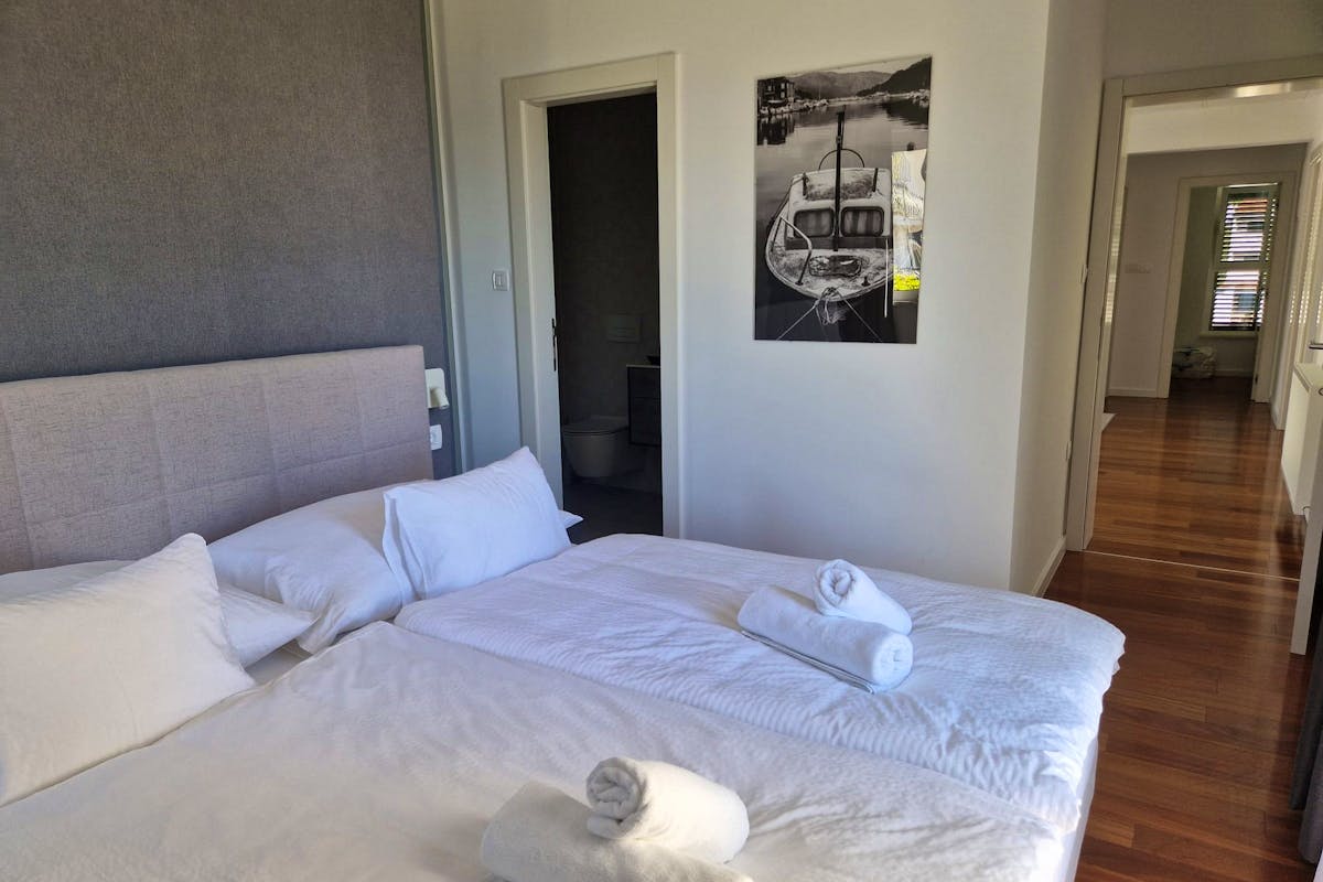 Elegantna spavaća soba