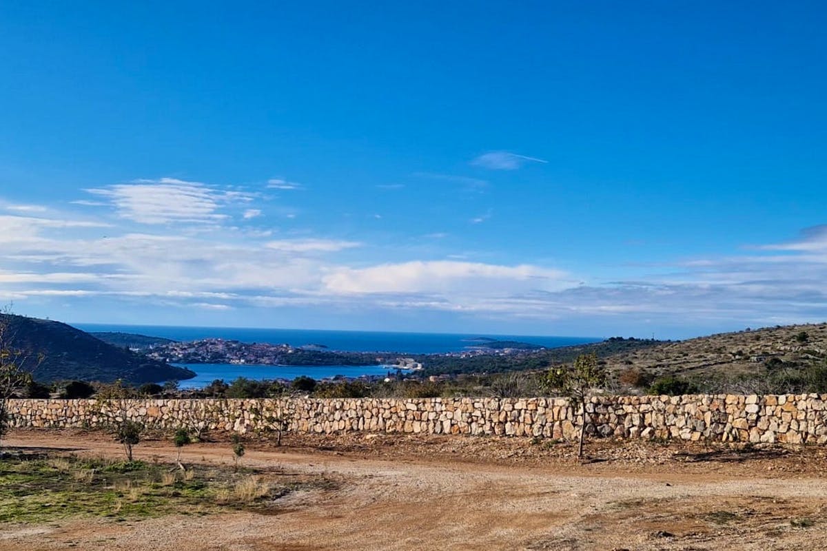 Panoramski pogled na more iz vile u blizini Rogoznice