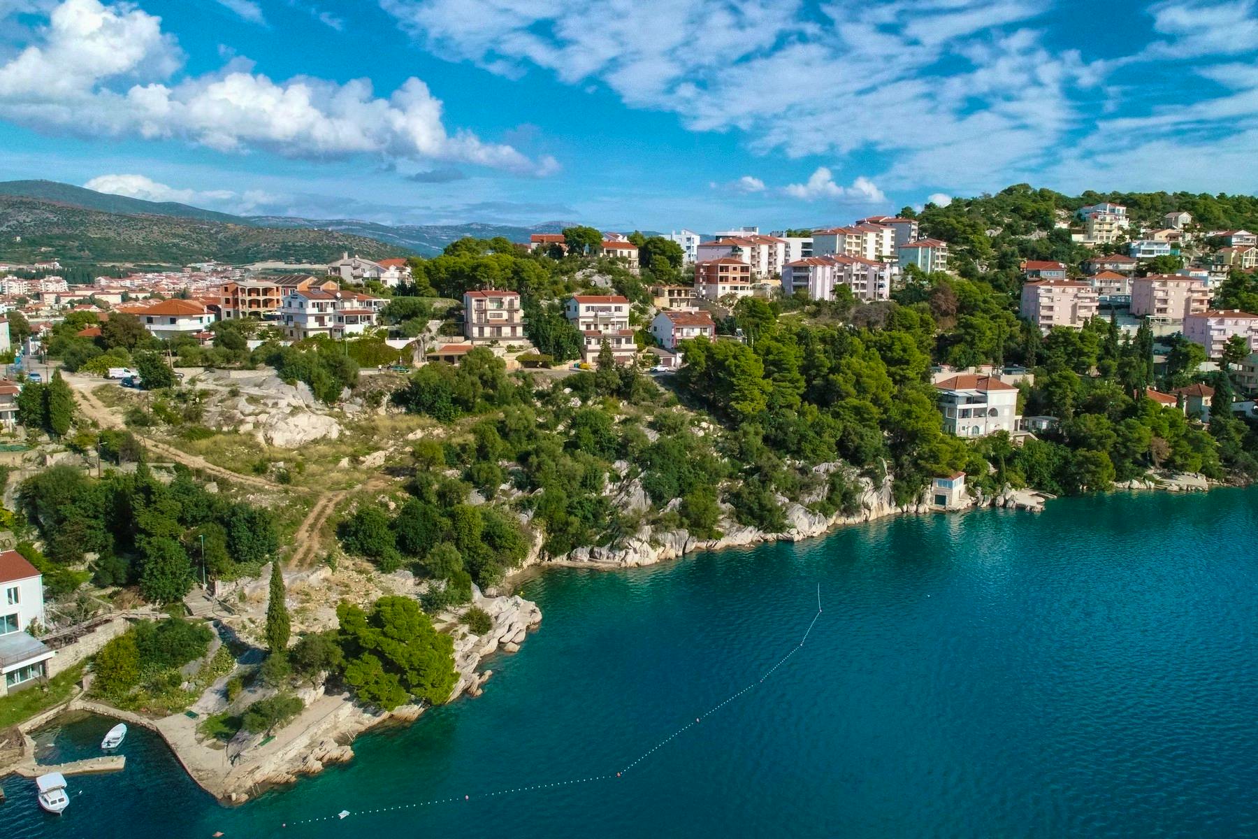 Investment opportunity by the sea near Trogir
