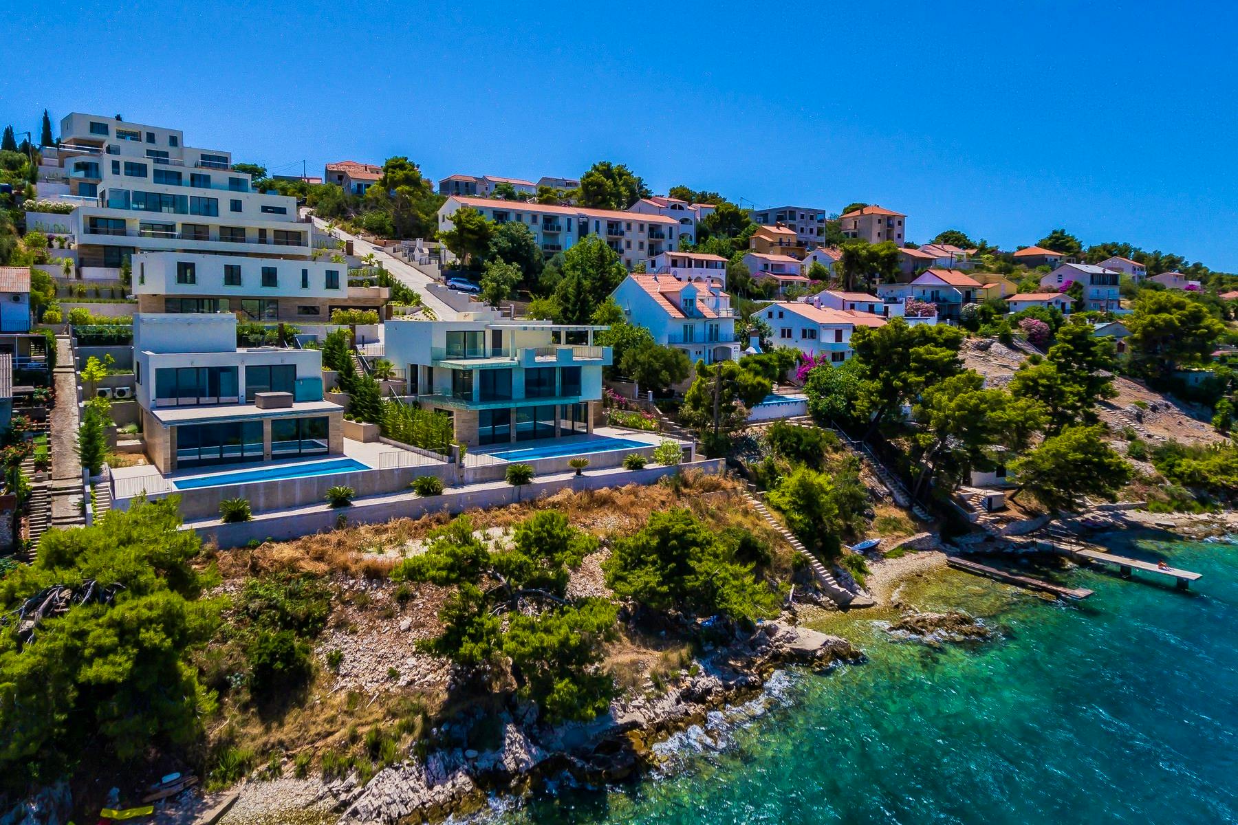 Newly built villas by the sea on Čiovo for sale