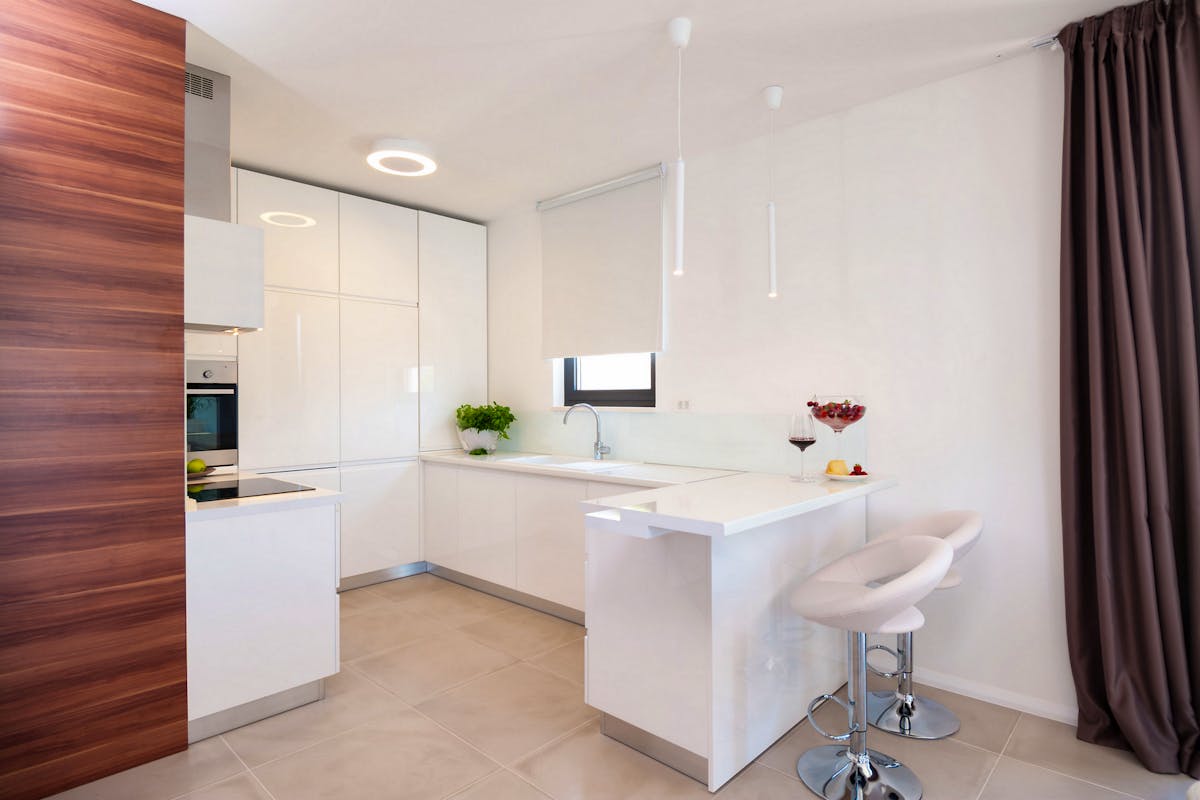 Modern fully fitted kitchen