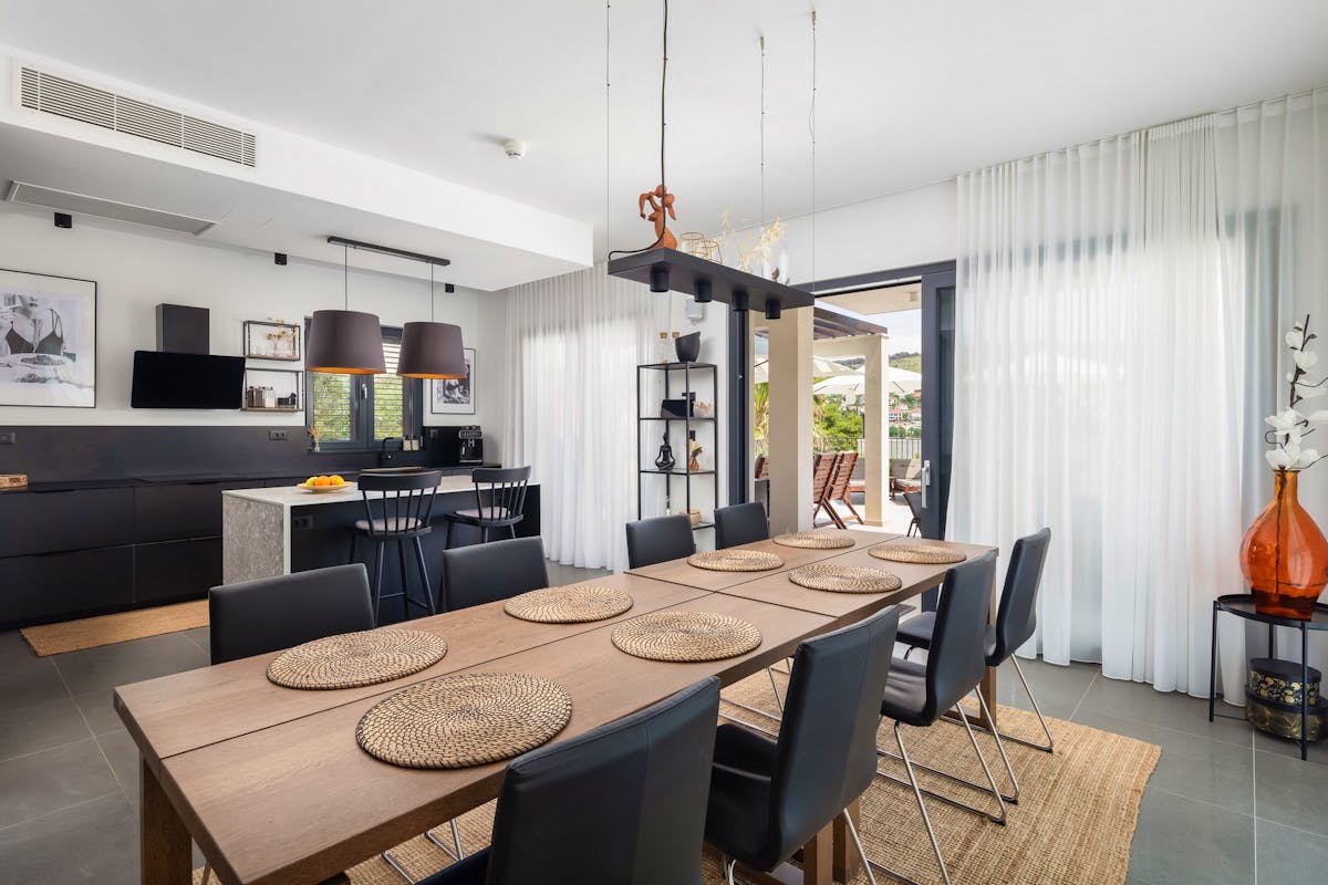 Modern kitchen with dining area