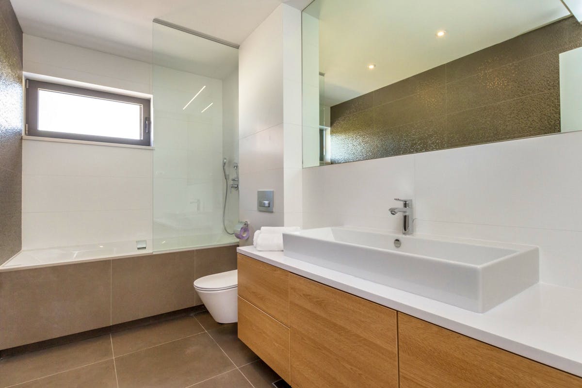 Spacious bathroom with a tub