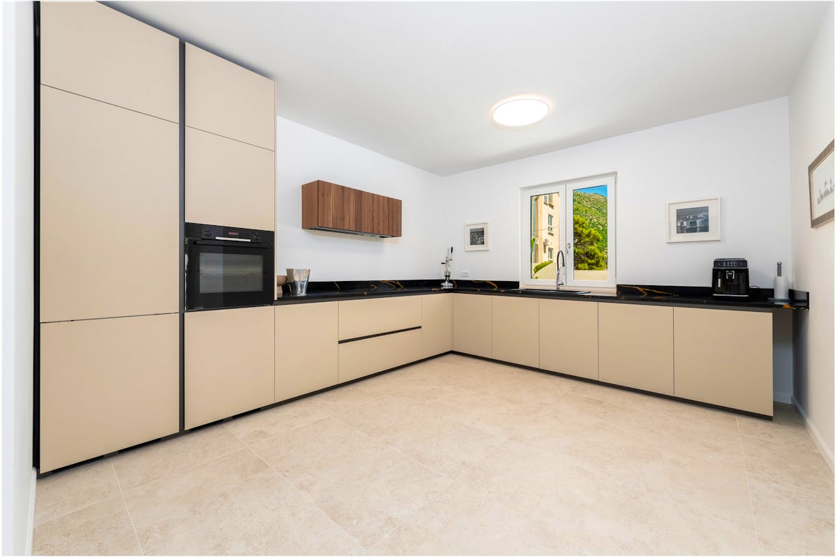 Fully fitted modern kitchen