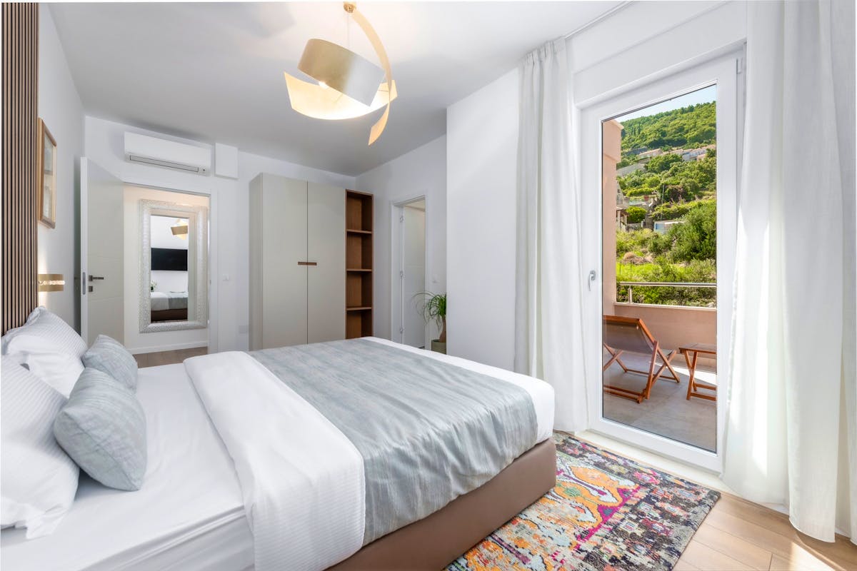 Stylish en-suite bedroom