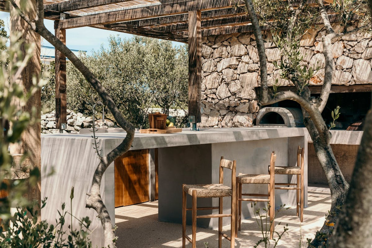 Roštilj s vanjskom blagovaonicom