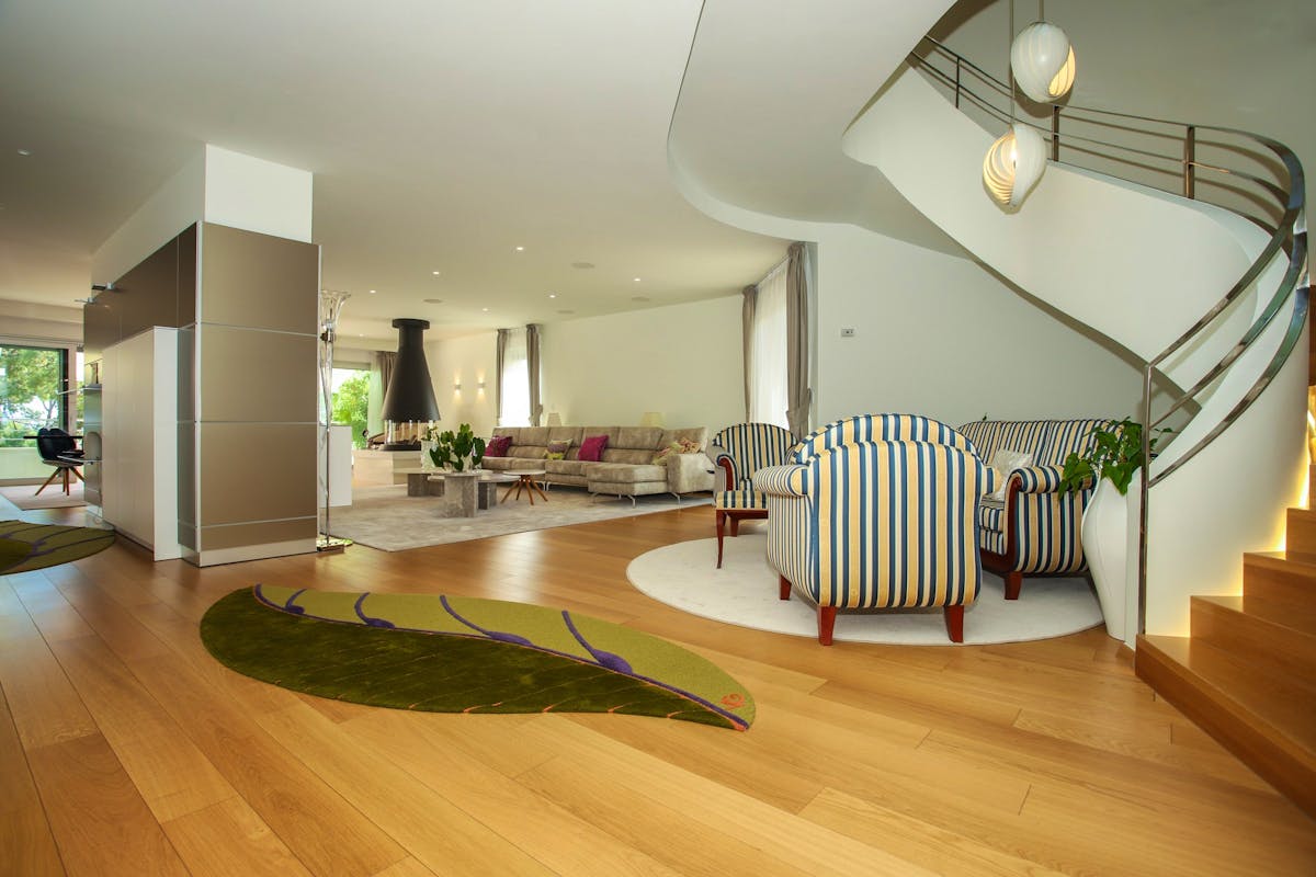 Elegant and spacious interior