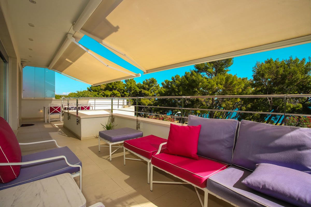 Spacious terrace overlooking the sea