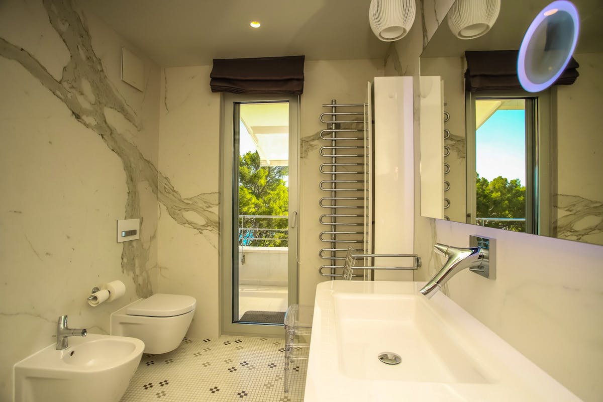 Elegant bathroom overlooking the sea