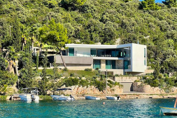 Luxurious and modern seafront villa on Korcula for sale