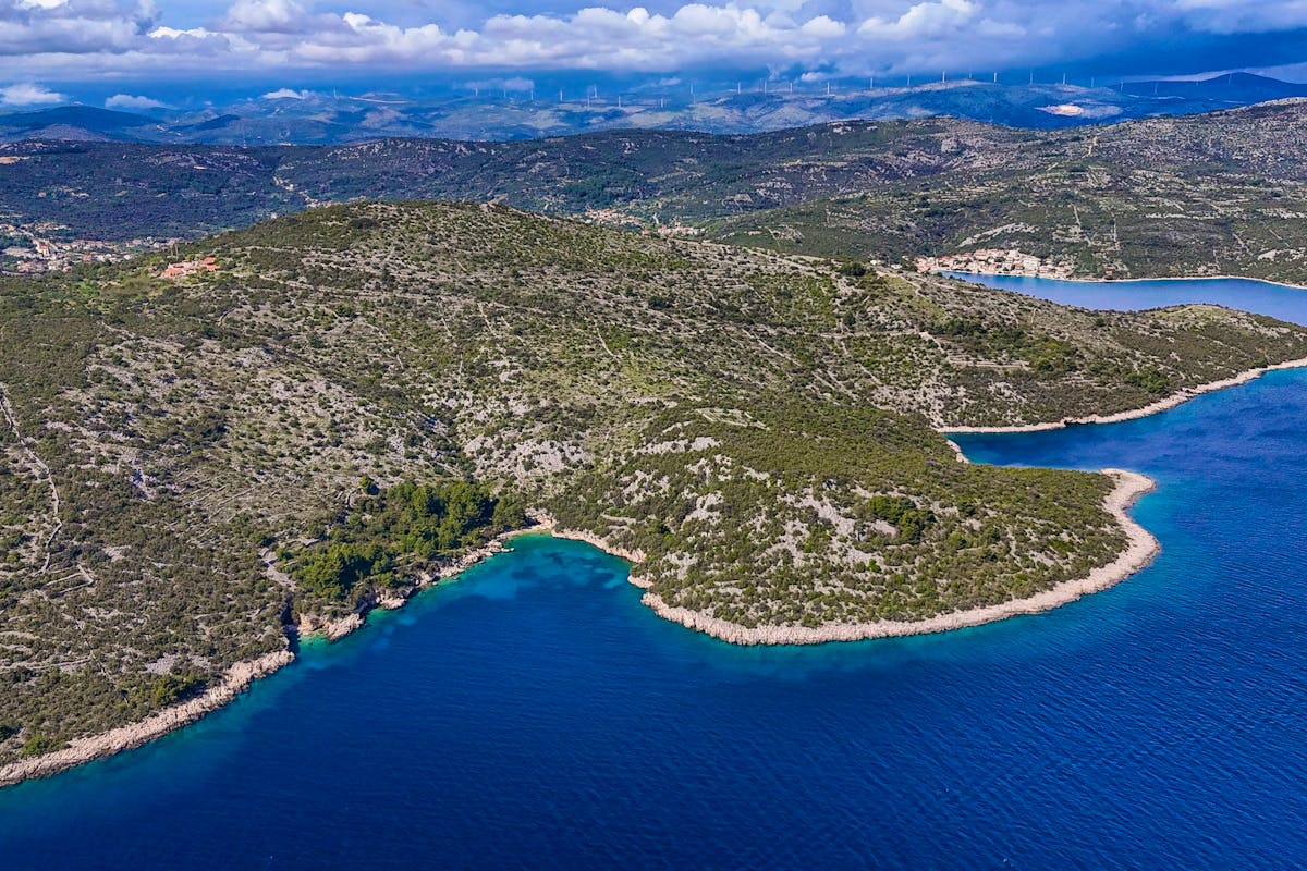 Unique seafront plot near Rogoznica for sale