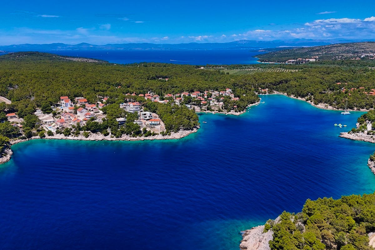 Villa in a quiet bay on island of Brac for sale