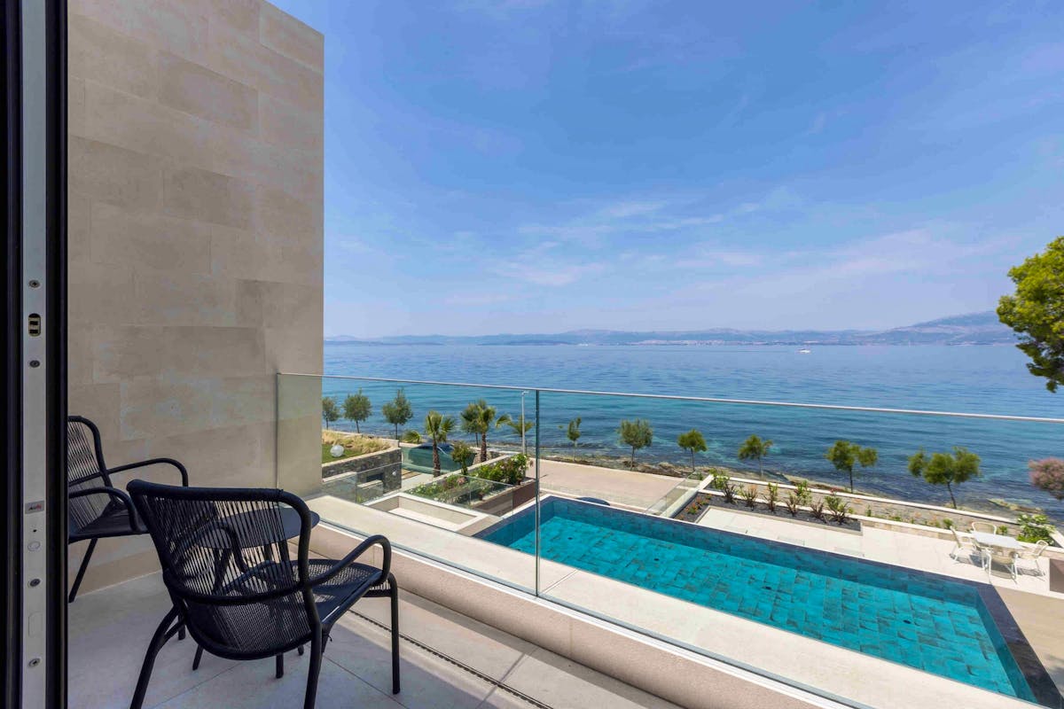 Spectacular view of the sea and the pool from the balcony