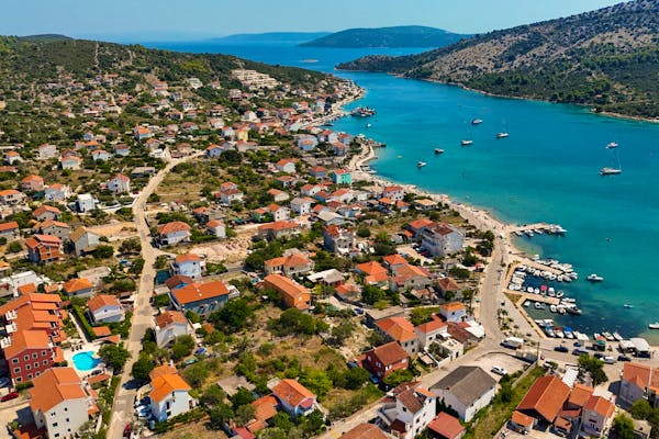 Prodaje se apartman s pogledom na more u blizini Trogira
