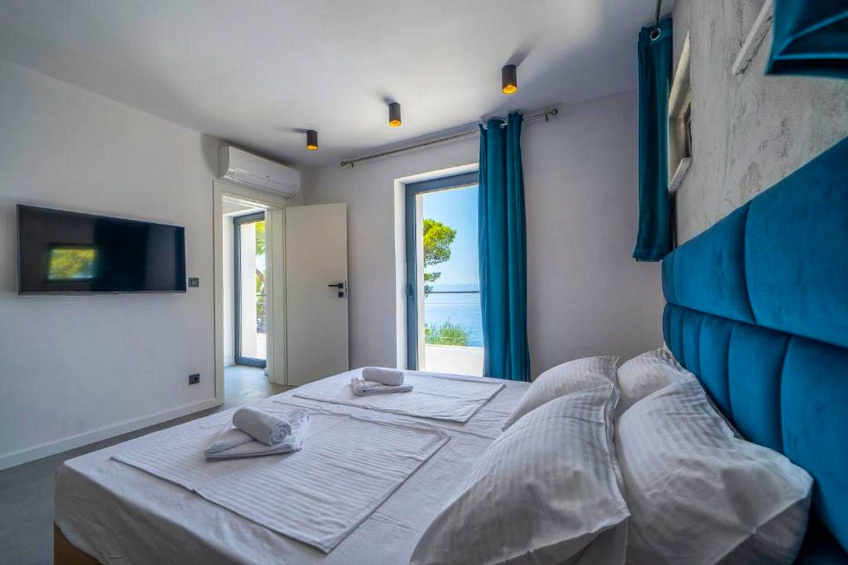 Stylish ensuite bedroom