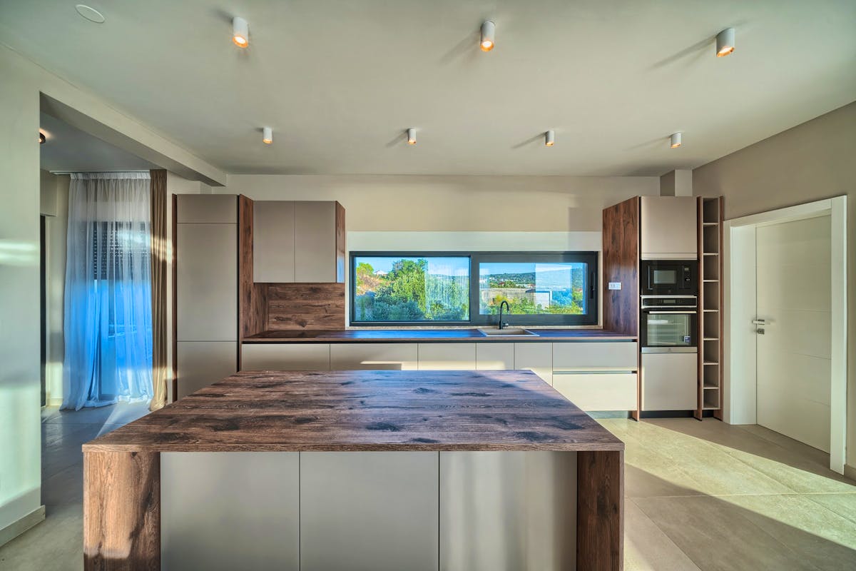 Fully fitted modern kitchen