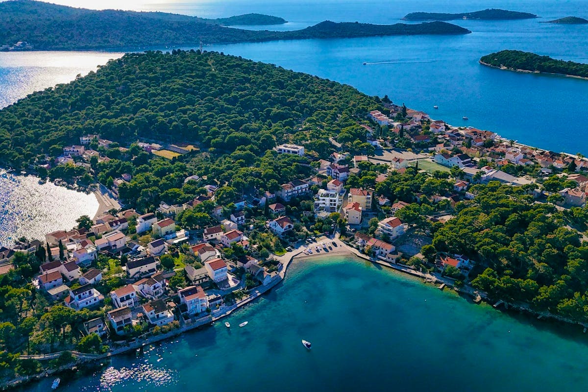 Plot with a project on the Rogoznica peninsula for sale