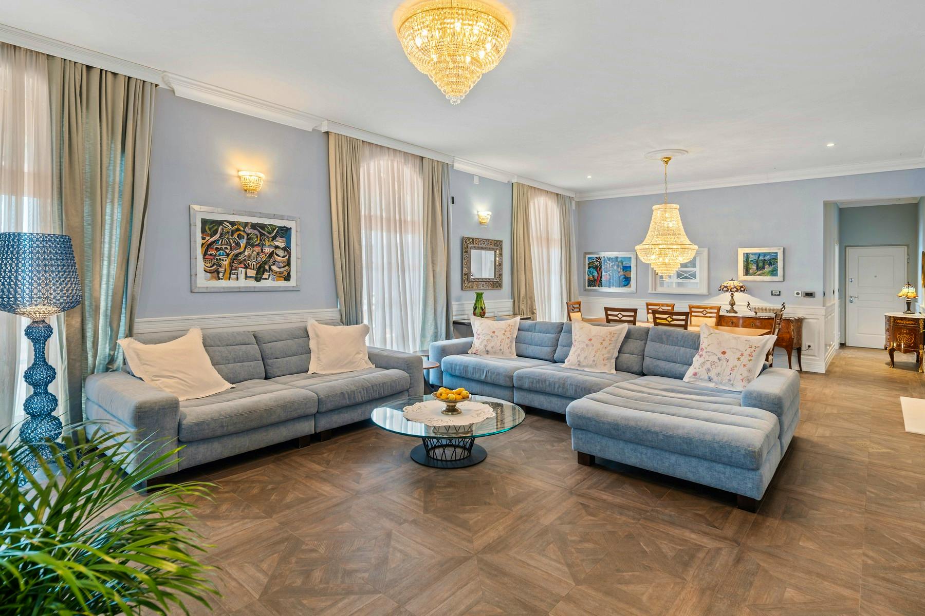 Spacious and elegant living room