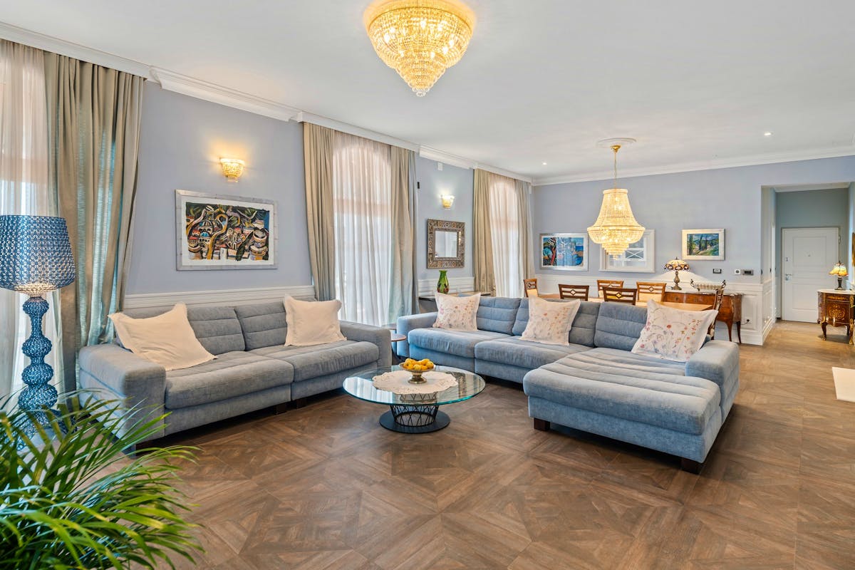 Spacious and elegant living room