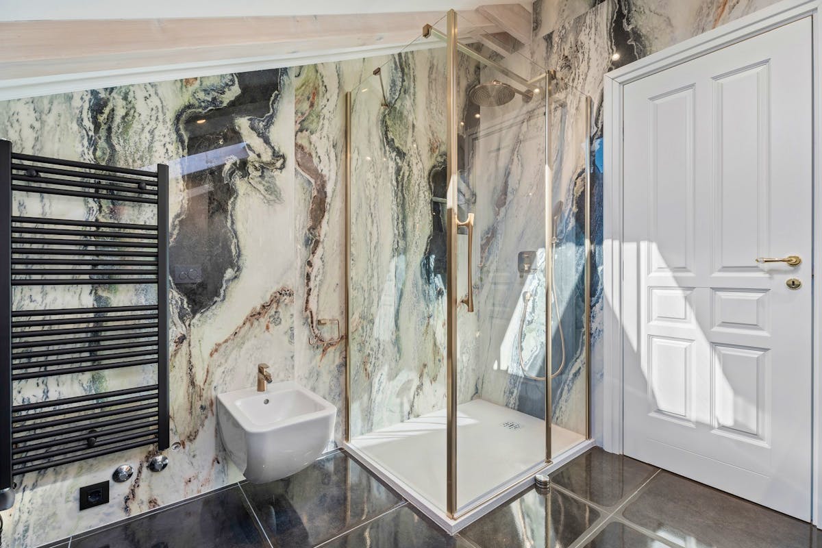 Luxurious bathroom with a walk-in shower